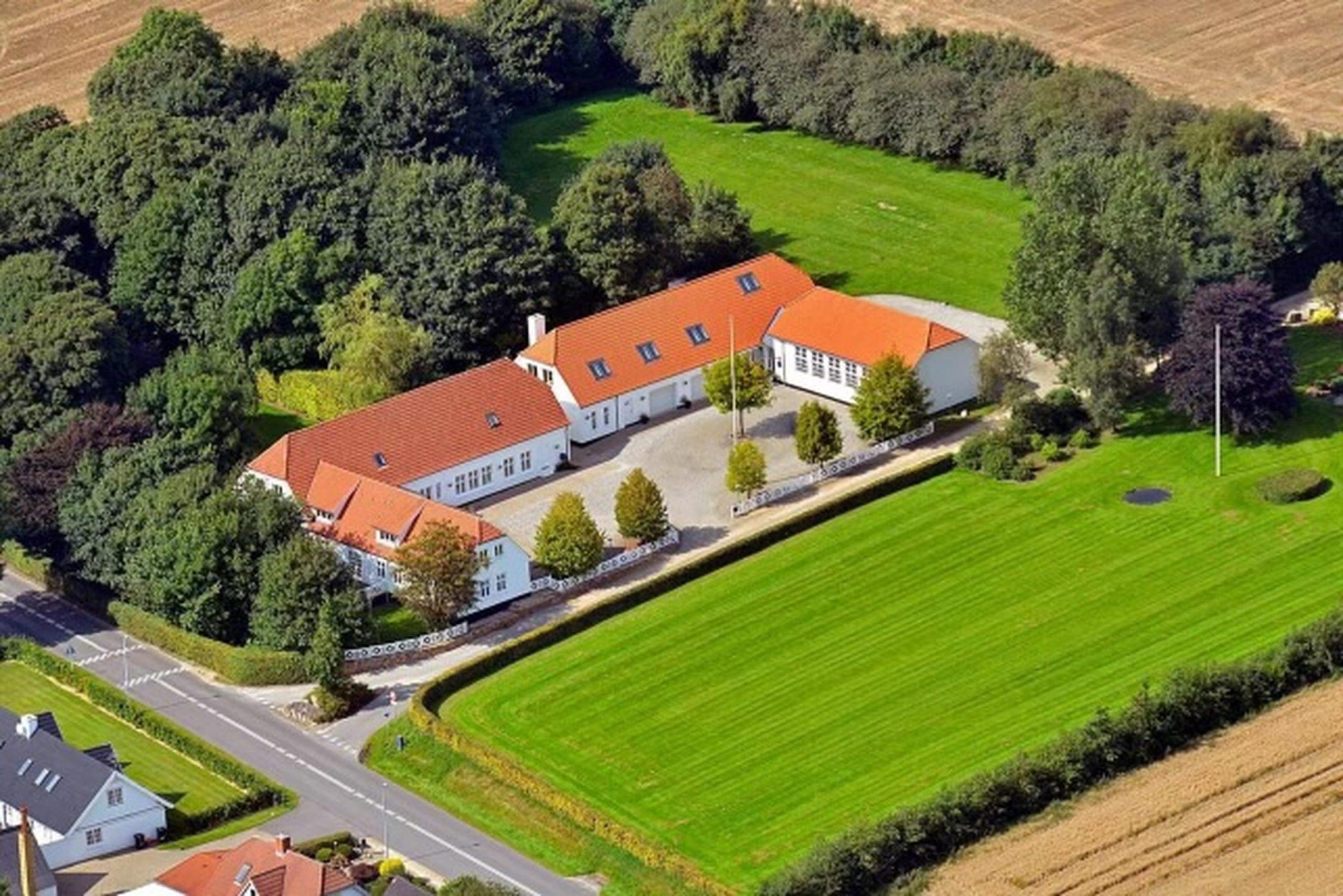 Roligt nordisk miljø med varme toner